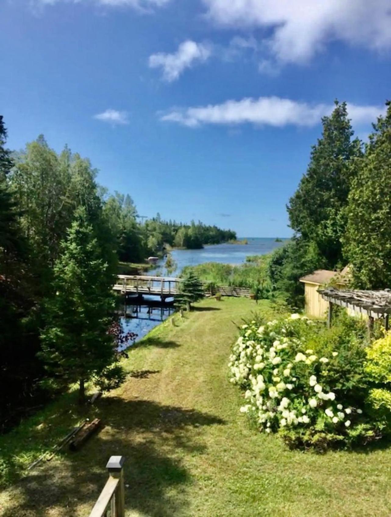 Kayak Cove - Tobermory Villa Bagian luar foto