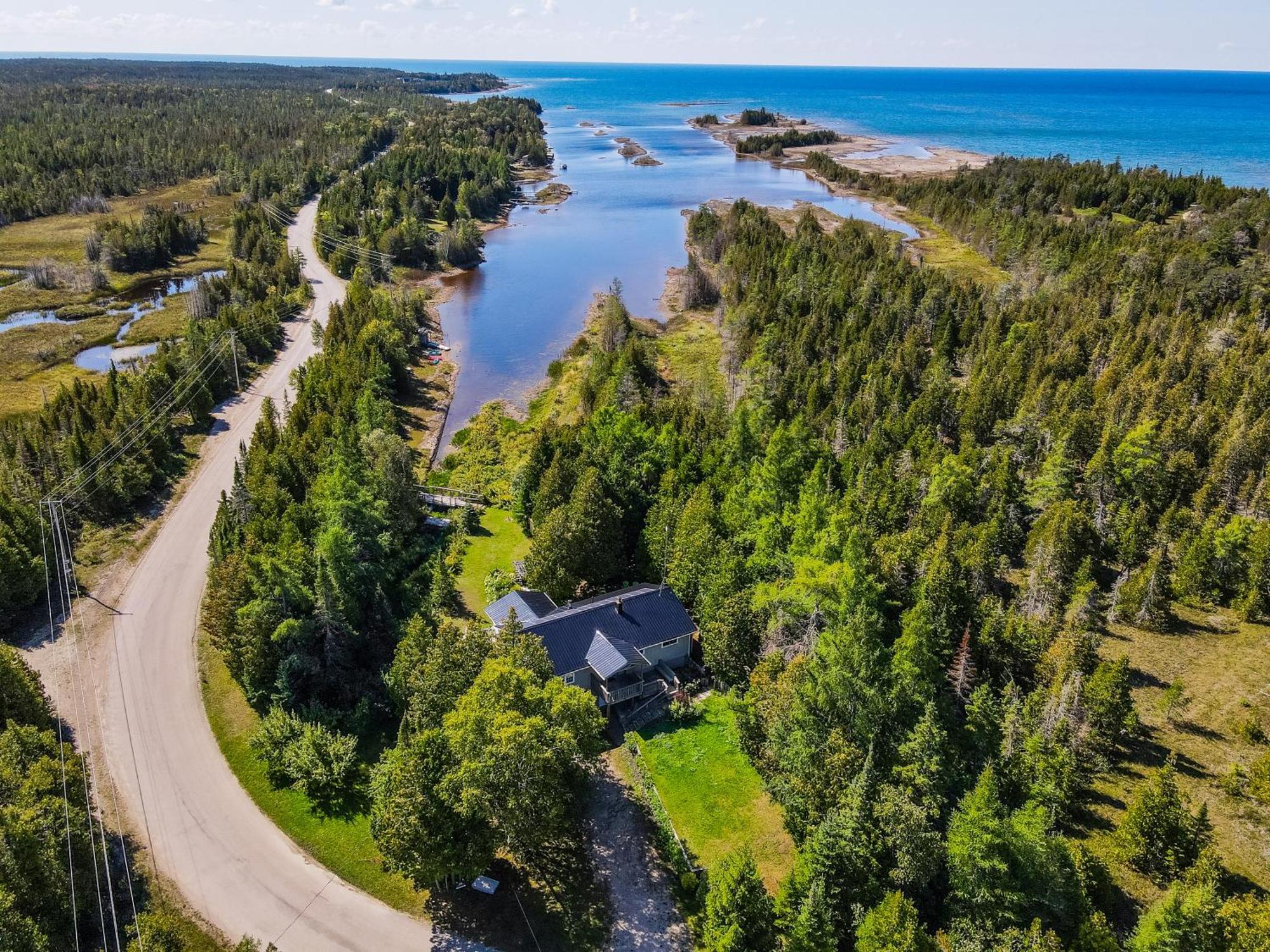 Kayak Cove - Tobermory Villa Bagian luar foto